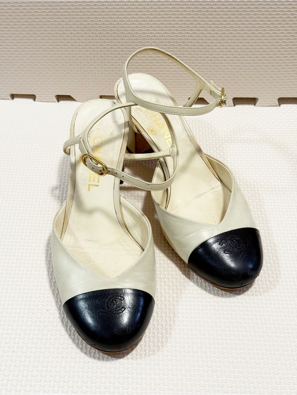 Chanel Vintage Two Tone Leather Block Heel Pumps Slings CC Cap Toe EU 38
